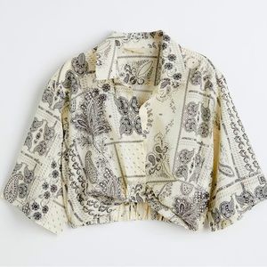 NWT Collar crop top blouse